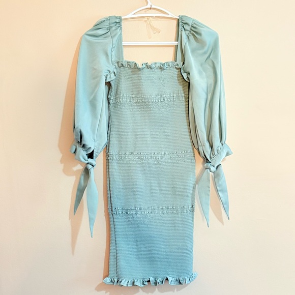 4/$10🎄YAYA’s Sage Green Puff Sleeve Mini Dress w Smocked Bodice & Ruffle Trim - Picture 8 of 10